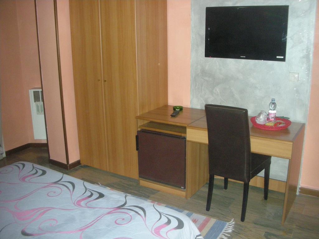 Hotel Total ปิโซเญ ภายนอก รูปภาพ